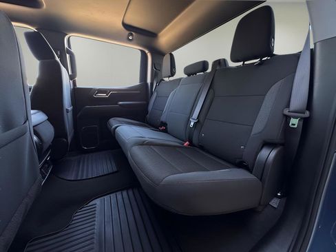 Used 2024 GMC Sierra 1500 SLE image 19