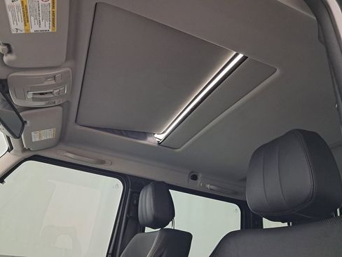 Used 2016 Mercedes-Benz G 550 image 7