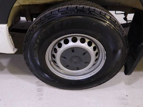 Used 2021 Mercedes-Benz Sprinter 2500 w/ Driver Convenience Package image 32