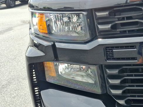 Used 2020 Chevrolet Silverado 1500 Custom w/ Custom Value Package AWD/4WD image 9