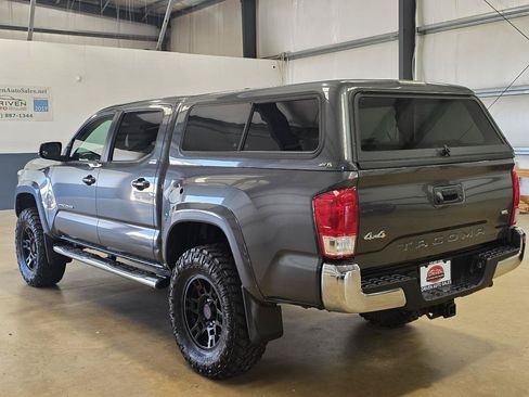 Used 2017 Toyota Tacoma SR5 w/ Tow Package AWD/4WD image 6