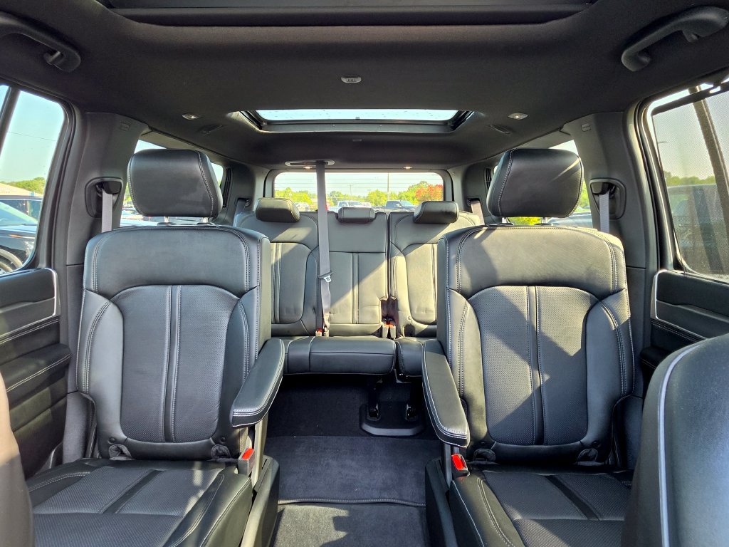 Used 2025 Jeep Wagoneer Series III w/ Premium Group I AWD/4WD image 32