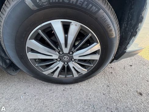 Used 2017 Nissan Pathfinder S AWD/4WD image 6