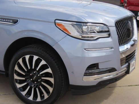 Used 2024 Lincoln Navigator L Black Label AWD/4WD image 5
