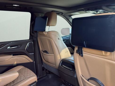 Used 2024 Cadillac Escalade ESV Sport w/ LPO, ONYX Package image 29