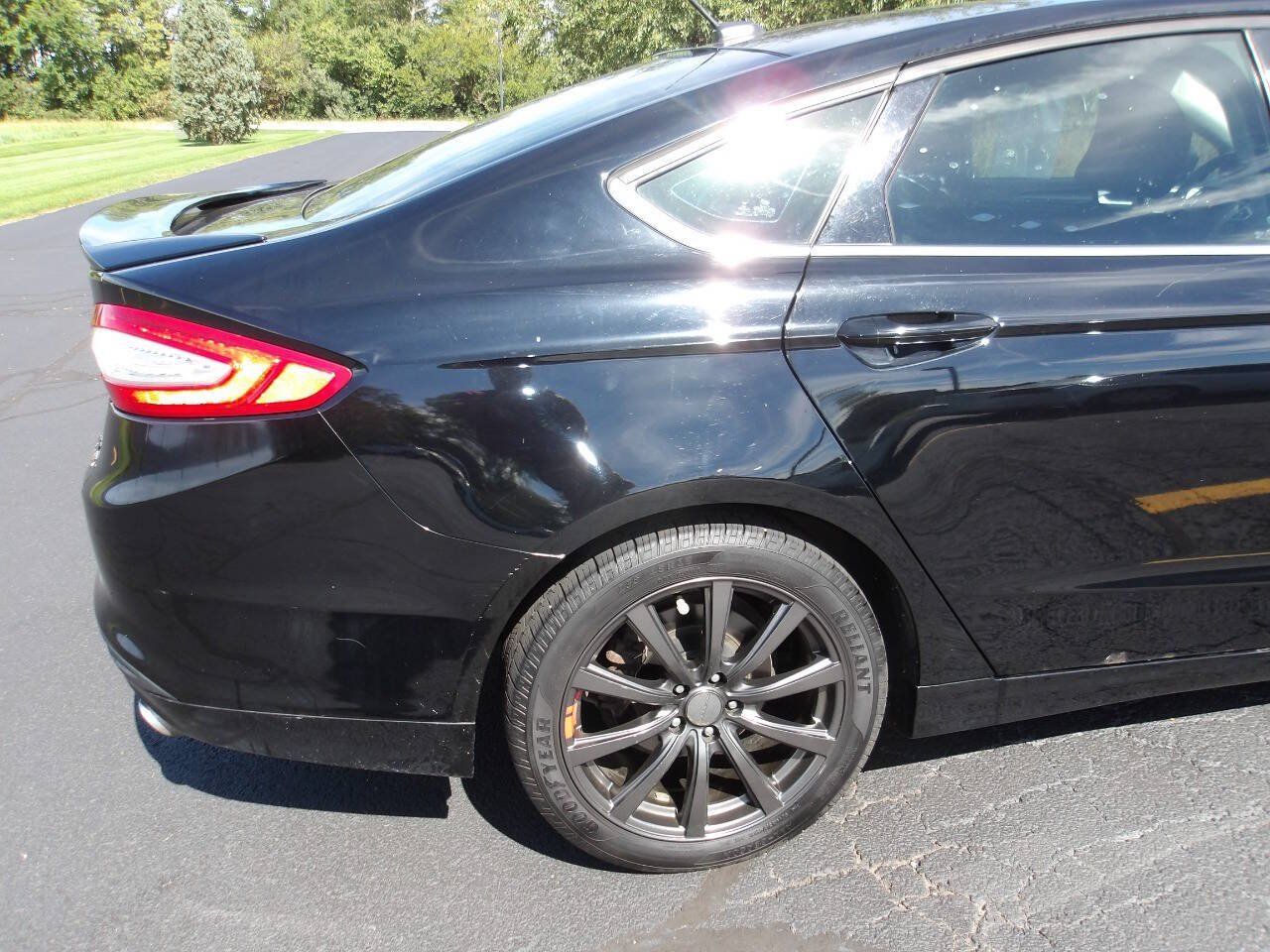 Used 2016 Ford Fusion SE FWD image 36