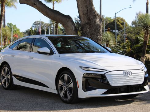 New 2025 Audi A6 e-tron Premium image 3