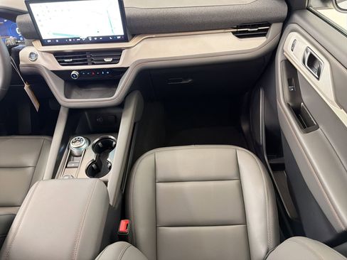 New 2026 Ford Explorer Active image 27