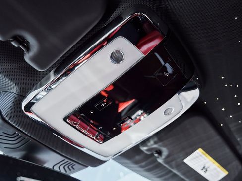 Used 2024 Rolls-Royce Cullinan Black Badge w/ Dark Exterior Package image 92