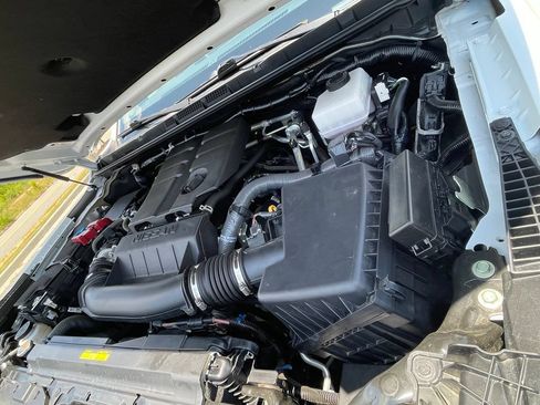 Used 2025 Nissan Frontier SV RWD image 54