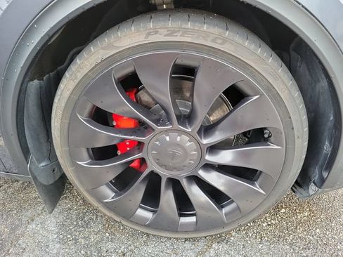 Used 2022 Tesla Model Y Performance AWD/4WD image 5