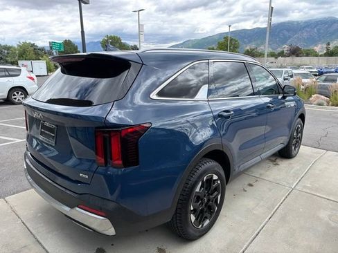 Certified 2024 Kia Sorento S AWD/4WD image 4