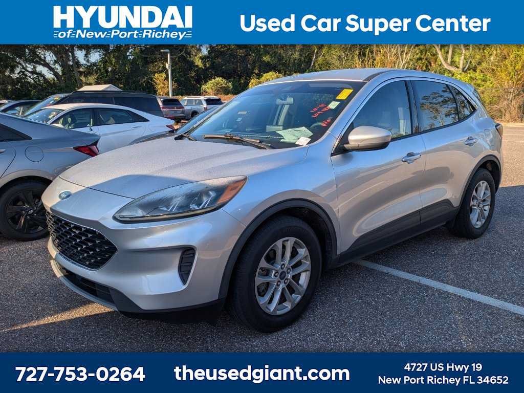 Used 2020 Ford Escape SE FWD image 1