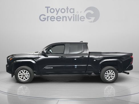 Certified 2024 Toyota Tacoma SR5 AWD/4WD image 6