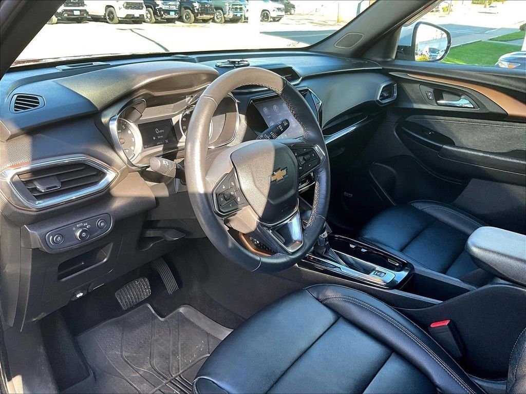 Used 2022 Chevrolet TrailBlazer ACTIV w/ Technology Package AWD/4WD image 8