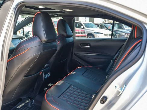 Used 2023 Toyota Corolla SE w/ SE Premium Package image 18