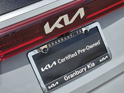Used 2023 Kia Carnival SX Prestige FWD image 8