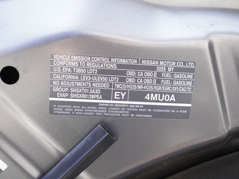 Used 2025 Nissan Rogue SV FWD image 24