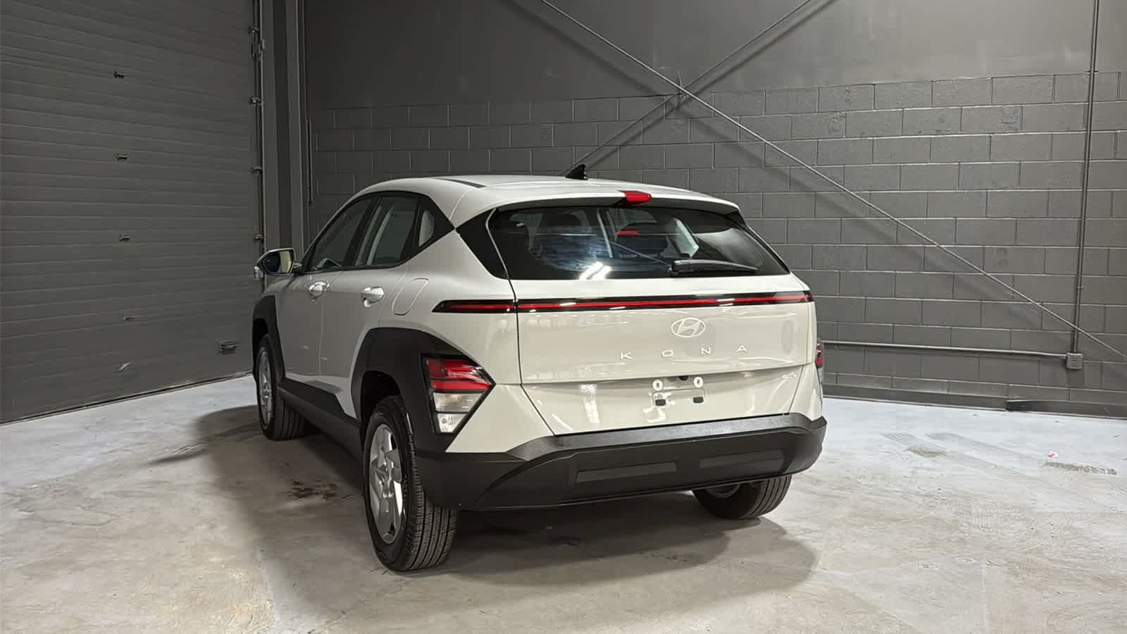 Used 2024 Hyundai Kona SE AWD/4WD image 6