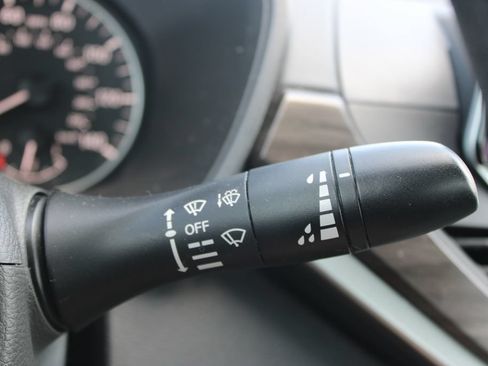 Used 2024 Nissan Altima 2.5 SV FWD image 26
