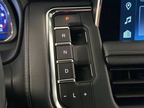 Used 2024 Chevrolet Suburban LT AWD/4WD image 28