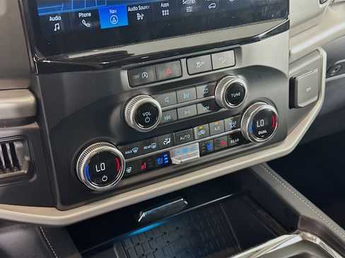 Used 2024 Ford Expedition Max XLT image 24