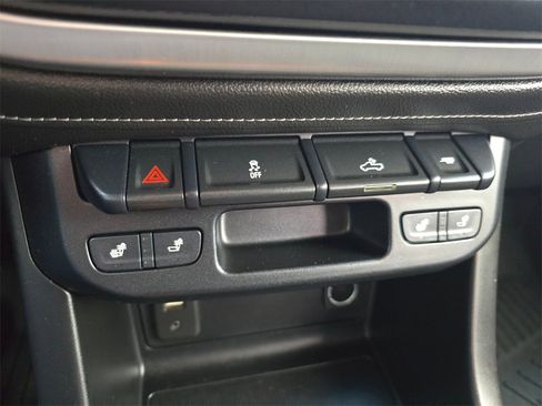 Used 2017 GMC Canyon SLT image 26