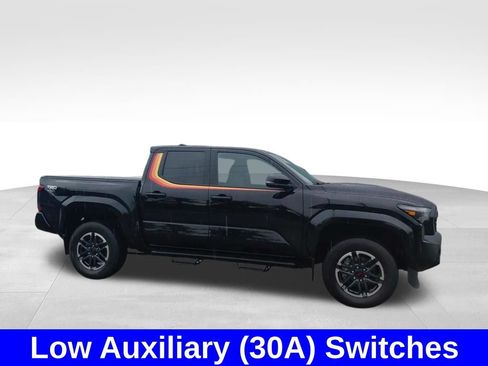 Used 2025 Toyota Tacoma TRD Sport w/ TRD Sport Upgrade Package AWD/4WD image 10