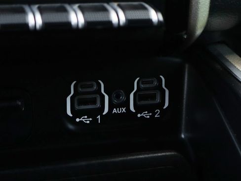 Used 2019 RAM 1500 Laramie AWD/4WD image 44