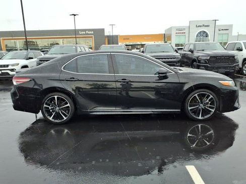 Used 2018 Toyota Camry XSE FWD image 27