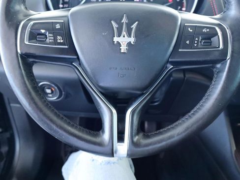 Used 2017 Maserati Levante w/ Luxury Package image 21