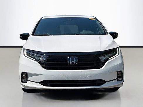 Used 2024 Honda Odyssey Sport image 3