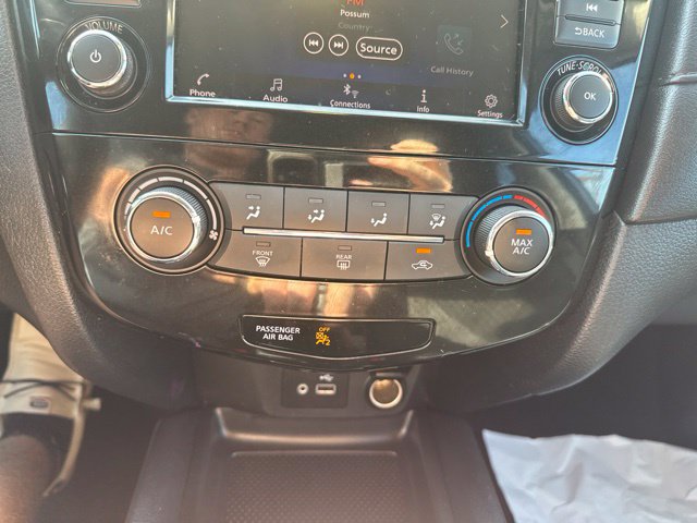 Used 2020 Nissan Rogue S w/ Special Edition Package AWD/4WD image 18