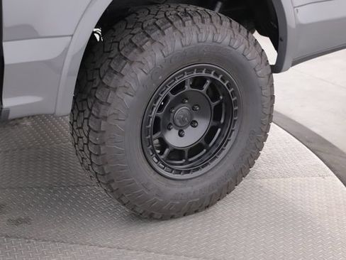 Used 2018 Ford F150 XLT w/ Equipment Group 302A Luxury AWD/4WD image 14