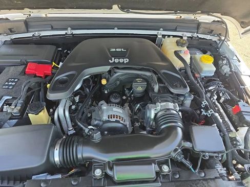 Used 2018 Jeep Wrangler Unlimited Rubicon AWD/4WD image 52