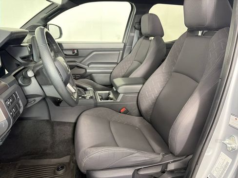 Used 2024 Toyota Tacoma SR5 AWD/4WD image 11