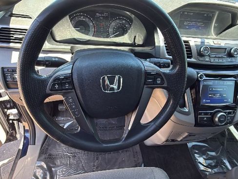 Used 2016 Honda Odyssey SE image 18