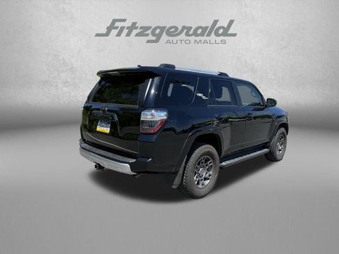 Used 2018 Toyota 4Runner TRD Off-Road w/ TRD Performance Package AWD/4WD image 7