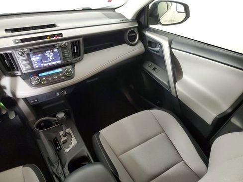 Used 2018 Toyota RAV4 XLE FWD image 18