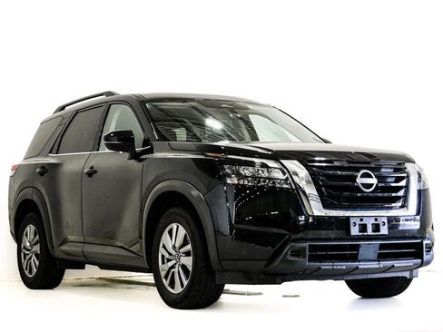 Used 2025 Nissan Pathfinder SV AWD/4WD image 1