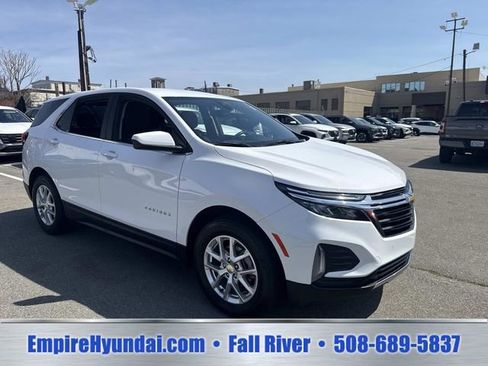 Used 2024 Chevrolet Equinox LT AWD/4WD image 2