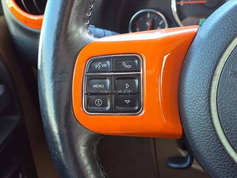 Used 2017 Jeep Wrangler Unlimited Sahara w/ Connectivity Group AWD/4WD image 4