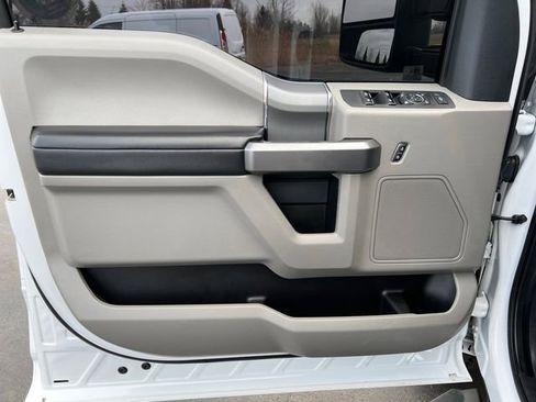 Used 2022 Ford F250 XLT w/ XLT Premium Package image 16