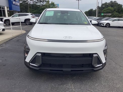 Used 2025 Hyundai Kona SE FWD image 4