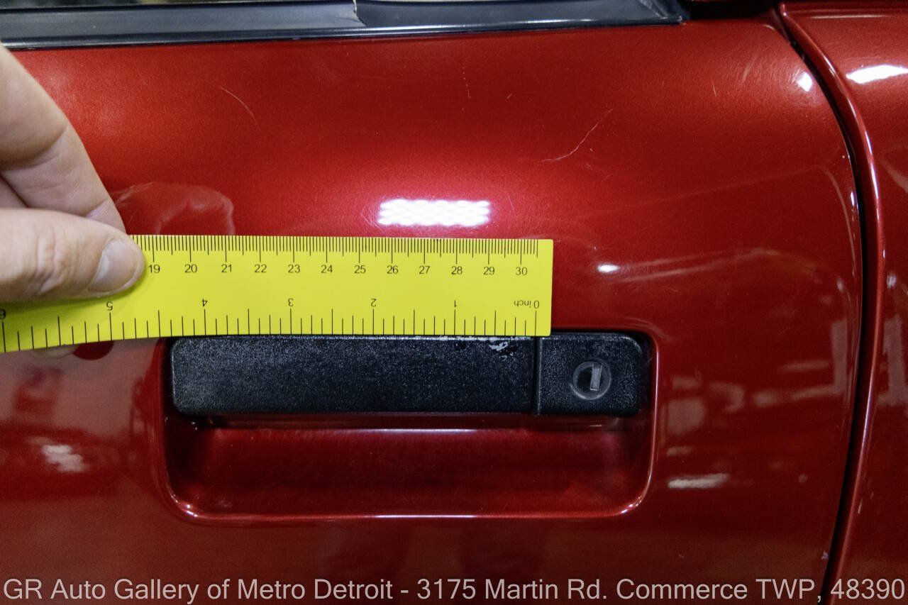 Used 1992 Chevrolet Corvette Coupe RWD image 30