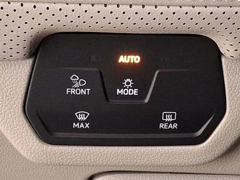 New 2026 Volkswagen Atlas SE image 16