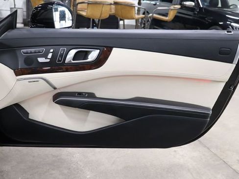 Used 2013 Mercedes-Benz SL 550 image 28