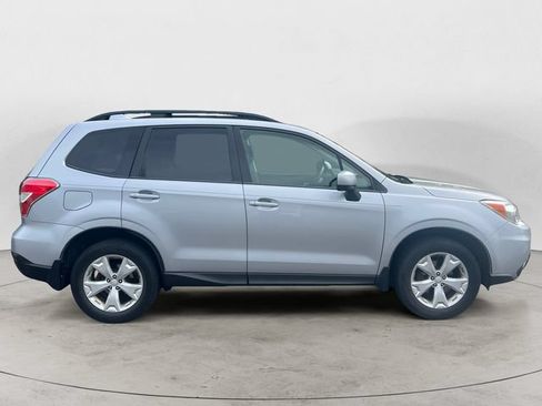 Used 2016 Subaru Forester 2.5i Premium w/ Popular Package #2 AWD/4WD image 4