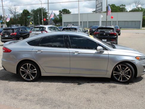 Used 2020 Ford Fusion Titanium AWD/4WD image 6