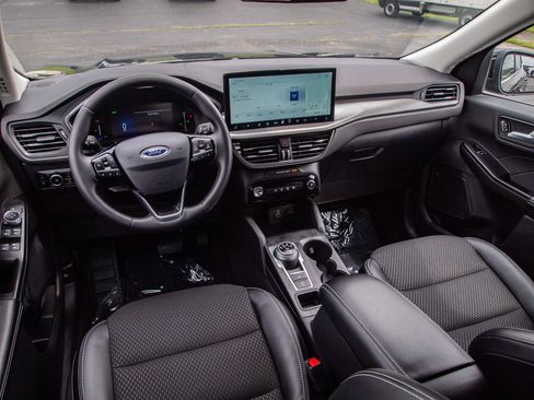 Used 2025 Ford Escape SE FWD image 26